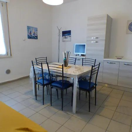 Complesso Oasi Apartment Tirrenia Exterior photo