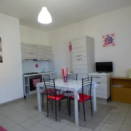 Complesso Oasi Apartment Tirrenia Exterior photo