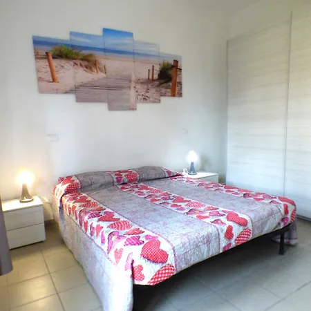 Complesso Oasi Apartment Tirrenia Exterior photo
